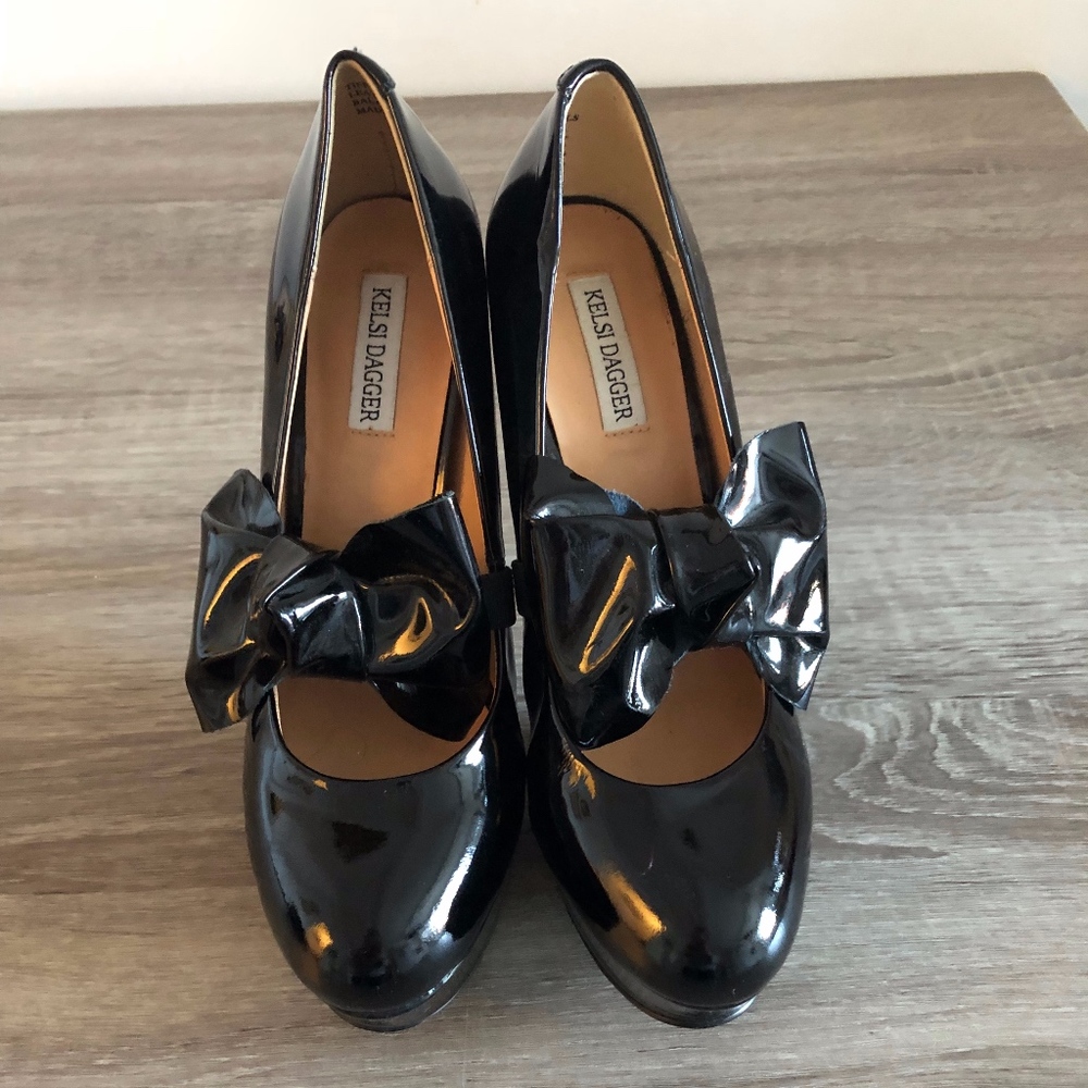 Kelsi Dagger heels